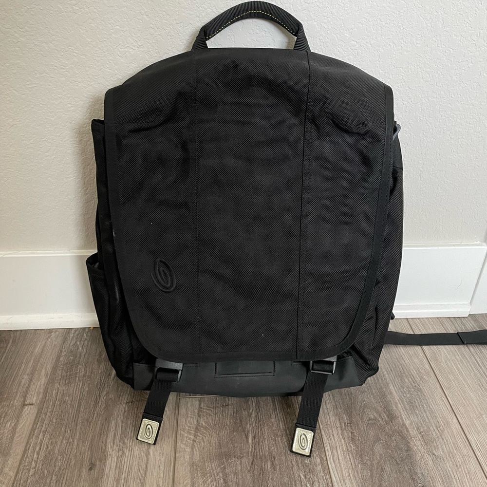 Timbuk2 “Hacker” Backpack with Laptop Sleeve - Black. EUC